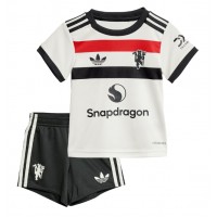 Maglia Calcio Manchester United Matheus Cunha #10 Terza Divisa Bambino 2025-26 Manica Corta (+ pantaloncini)